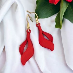 Drop red earrings